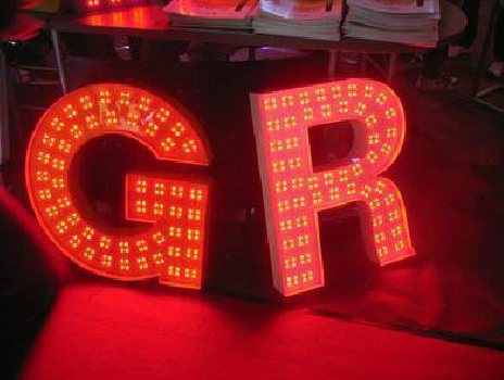 崇仁LED发光字常见的安装误区。